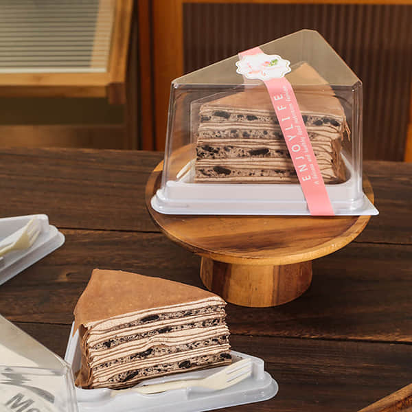 Blister pack for triangle-shaped cake slices