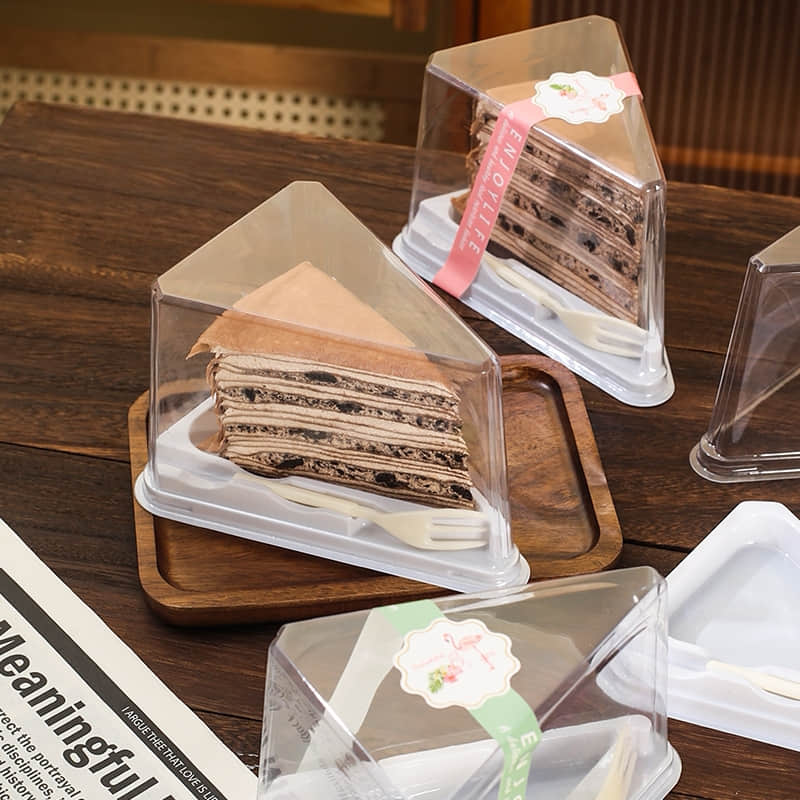 Blister pack for triangle-shaped cake slices
