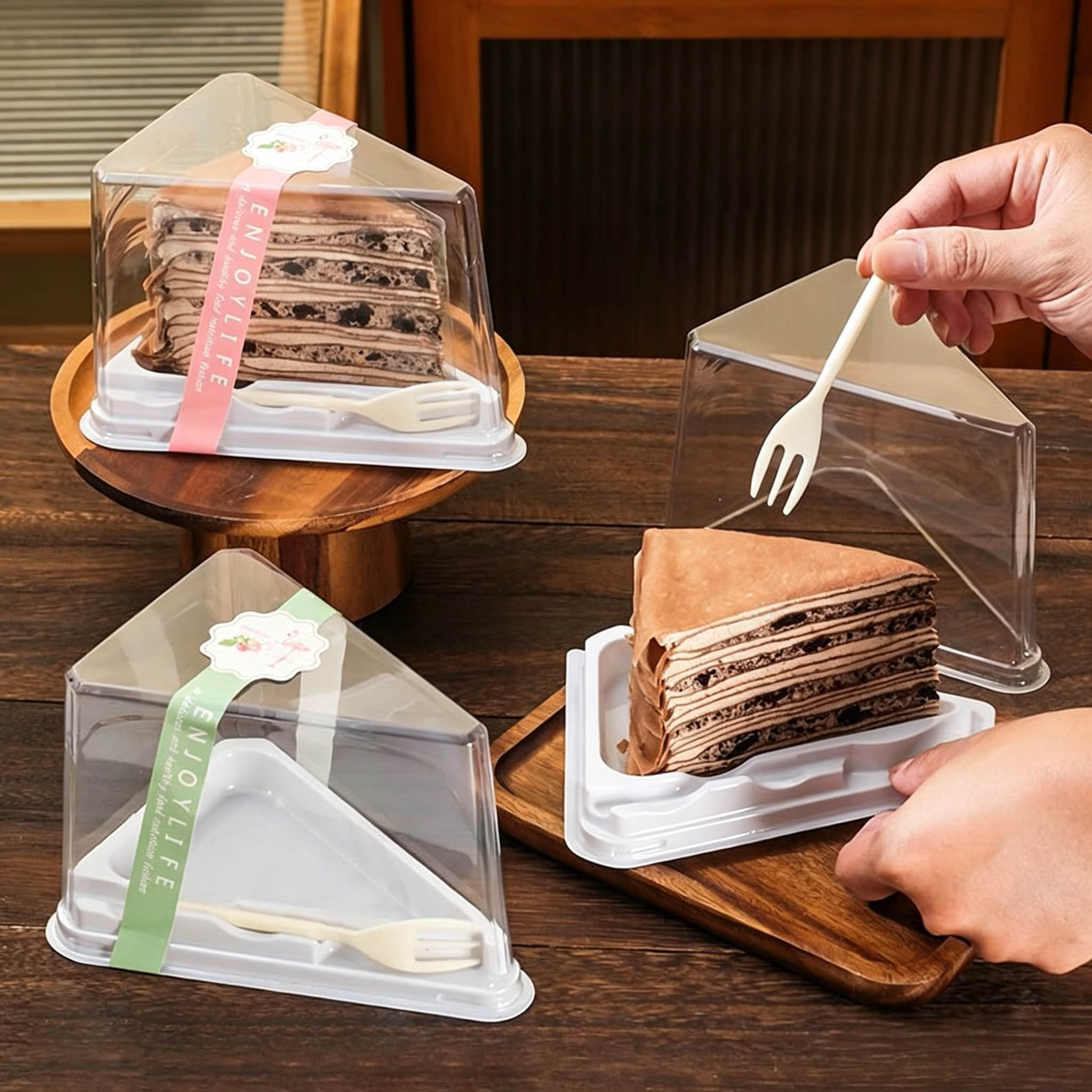 Blister pack for triangle-shaped cake slices